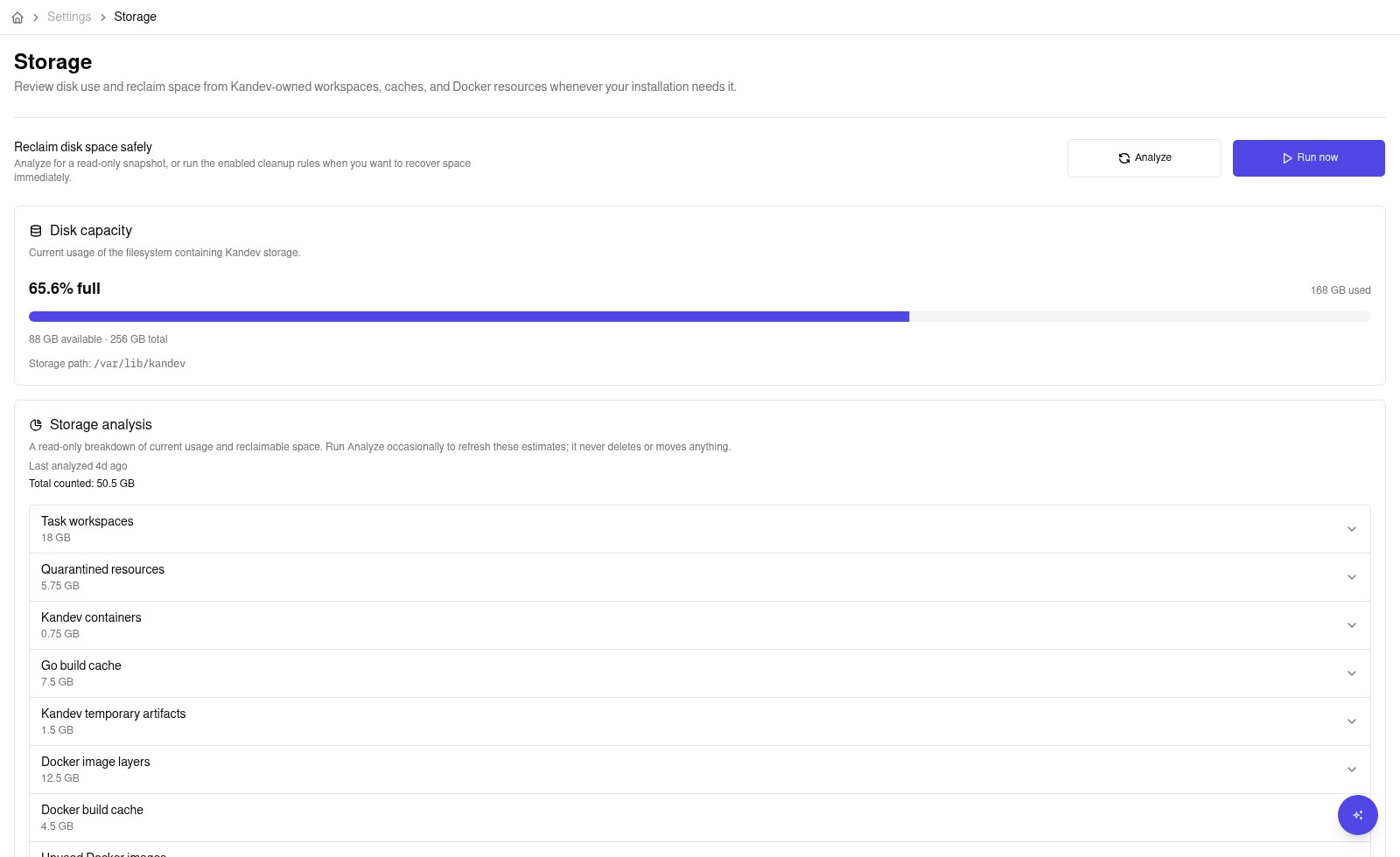 Settings > System > Storage showing disk capacity, storage analysis, and cleanup controls.